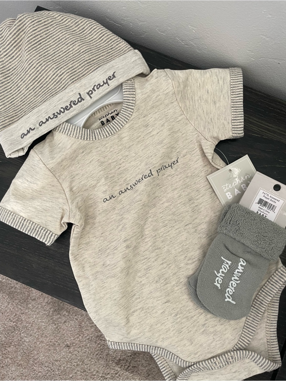 'an answered prayer' Cream and Grey Infant Bodysuit & Hat Set 0-3 months